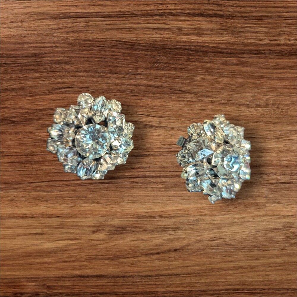 Vintage Rhinestone Clip On Earrings Silver Tone‎ Floral Cluster Bridal Prom 1"